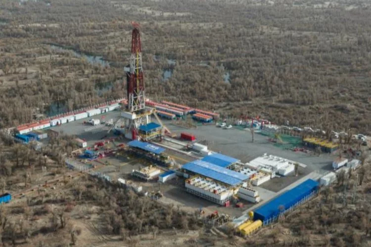 Çin, 9 bin 423 metre derinlikte petrol-gaz kuyusu açtı