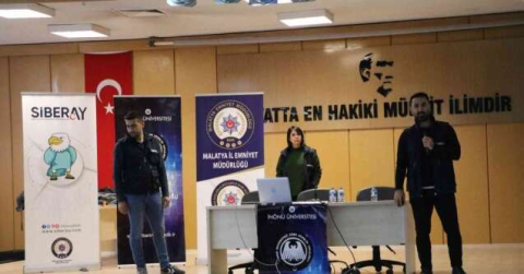 Malatya'da "Güvenli İnternet Kullanımı ve Siber Zorbalıklar" konferansı