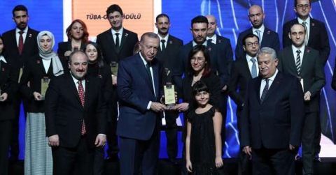 TÜBİTAK ve TÜBA Bilim Ödülleri, Cumhurbaşkanı Erdoğan tarafından sahiplerine verildi