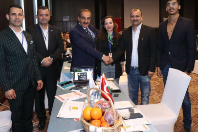 Ege'li yaş meyve sebze ihracatçıları Hindistan'da