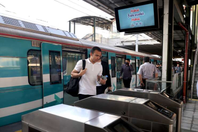 Bahçeşehir - Halkalı tren seferleri başladı