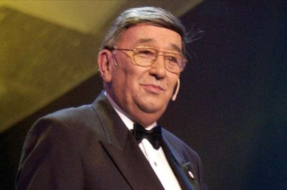 Eurovision yarışmalarının unutulmaz sunucusu Bülent Özveren hayatını kaybetti