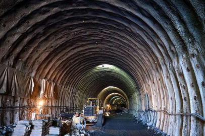 Bursa-Yenişehir Hızlı Tren Hattı'nda inşaat çalışmaları sürüyor