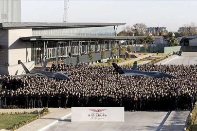 Baykar ailesi Kızılelma'nın ilk uçuşunu kutladı
