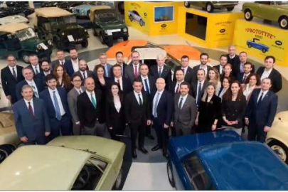 Otomotivciler Jaguar Land Rover merkezinde incelemelerde bulundu