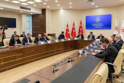 İşçi, işveren ve hükümet temsilcileri asgari ücreti görüşüyor