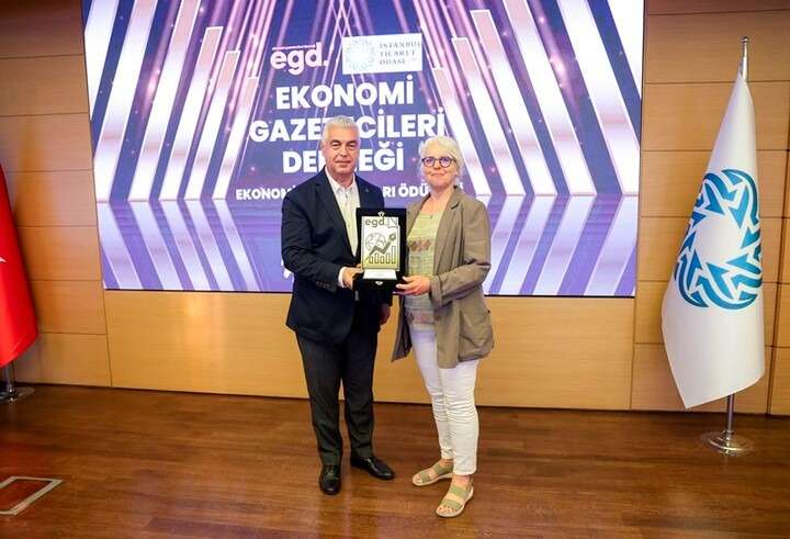Yılın köşe yazarı: Cumhuriyet gazetesi yazarı Özlem Yüzak