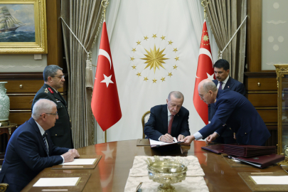 Bir üst rütbeye yükseltilen General/Amiral ve Albaylar belirlendi