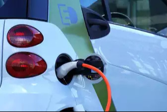Lityum üreticileri elektrikli araçlara üretimlerini artırıyor