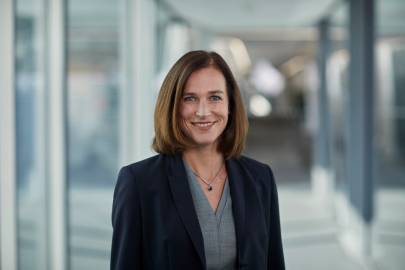 Judith Wiese, Siemens'in iddialı sürdürülebilirlik hedeflerine ilerlediğini kaydetti