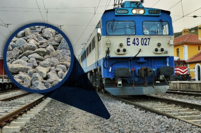 ️Tren raylarının altındaki balast taşları ne işe yarıyor?