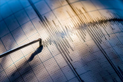 Endonezya'da 6,7 büyüklüğünde deprem