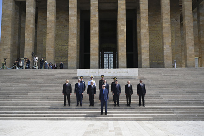 Yüksek Askeri Şura üyeleri Anıtkabir'e gitti