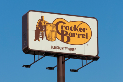 Nostalji kazandı: Müşteriler Cracker Barrel logosundaki yaşlı adamı geri istedi