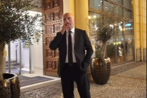 Muz Kralı Hakan Bilal Kutlualp, Sadettin Saran lehine çekildi