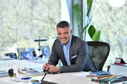 Fenerbahçe'de başkanlık bayrağını Sadettin Saran devraldı