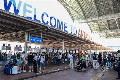 Antalya'da turist hareketliliği devam ediyor