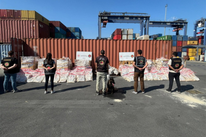 1,7 ton kokain cinsi uyuşturucu yakalandı