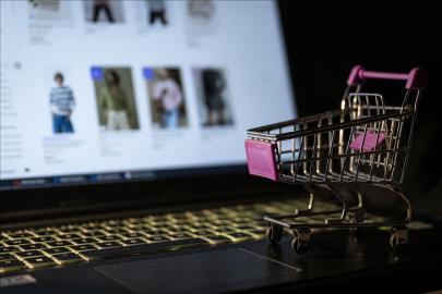 Türkiye'de e-ticarete kişi başı 276,7 dolar harcandı