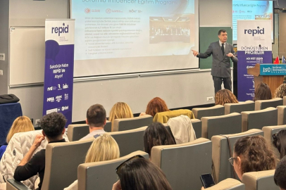 Ahmet Pura, REPİD'i "Çok Sesli Yurttan Sesler Korosu" olarak tanımlıyor