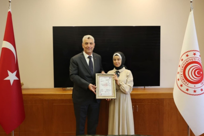 A.TR Dolaşım Belgesi sisteminin ilk ihracatçısı Merve Özçelik oldu