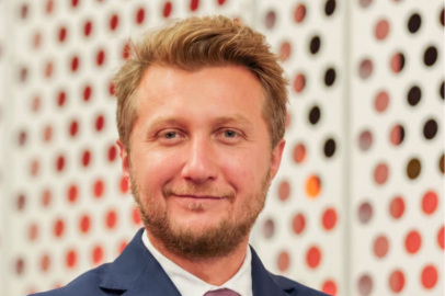 M. Esad Doğanlı, Halkbank'ta bölüm müdürü oldu