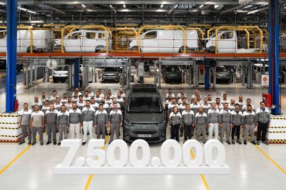 Tofaş'ta tarihi başarı: 7,5 milyonuncu araç banttan indi