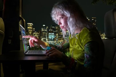 Apple’ın ilk dokunmatik ekranlı MacBook’u tanıtıldı