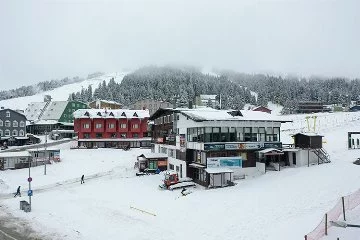 Uludağ, kar yağışıyla turizm sezonunu erken açacak